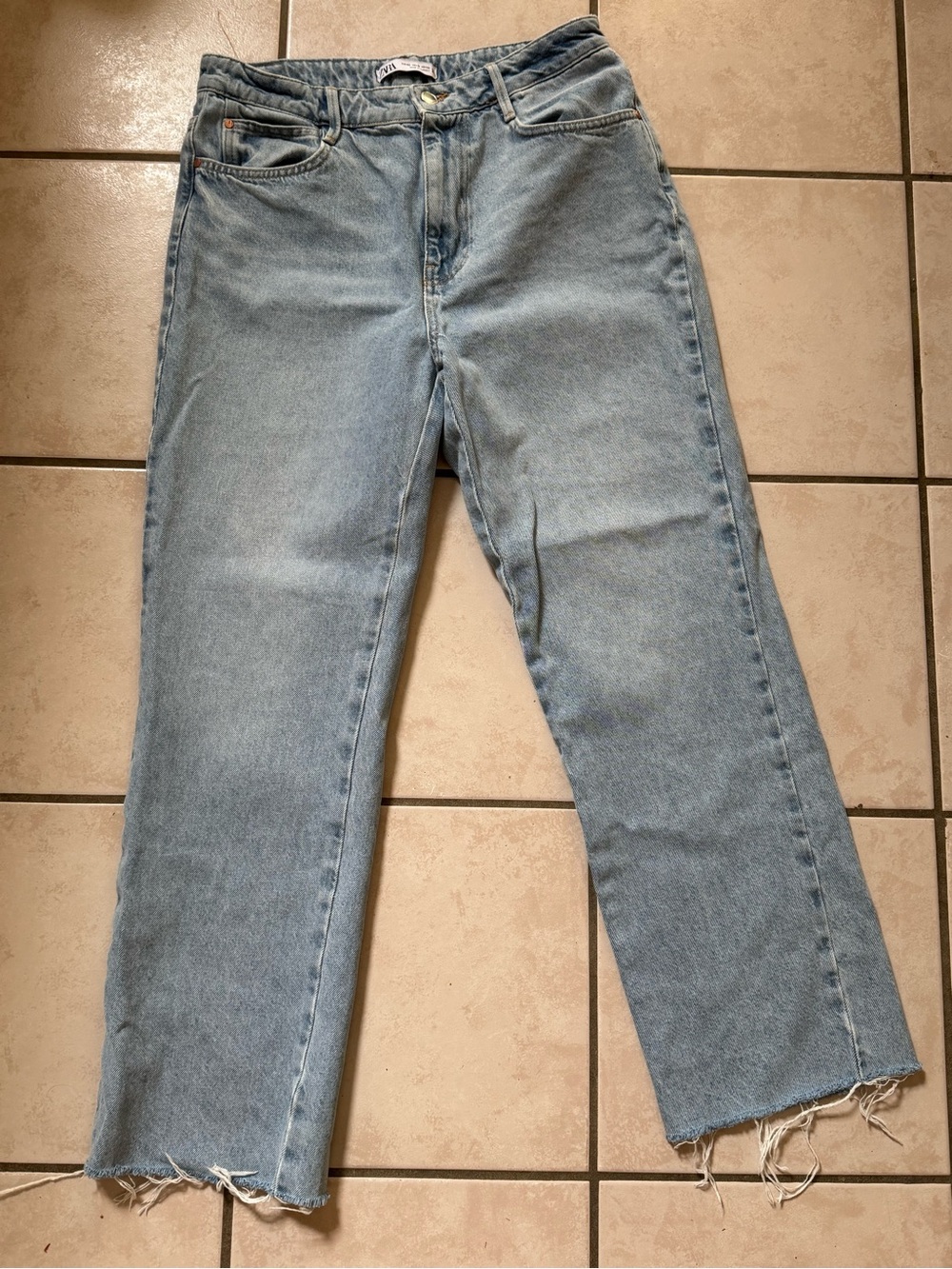 Zara High Rise Straight Leg Raw Hem Jeans Light Wash Size 10 US 32